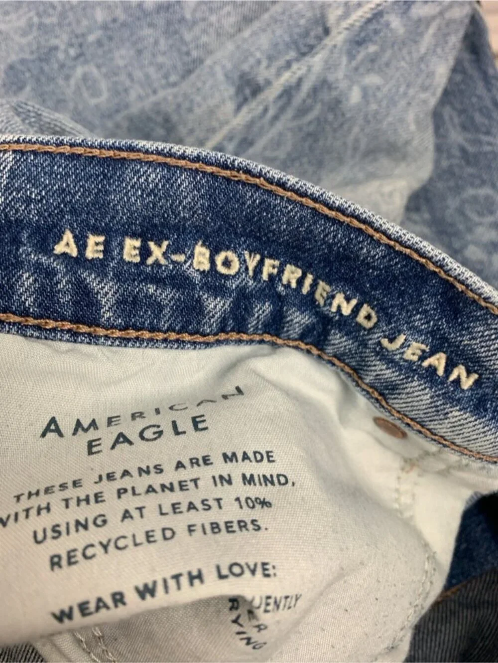 American Eagle Strigid Ex-Boyfriend Jeans